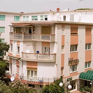 Ausonia 3*, Follonica Italy
